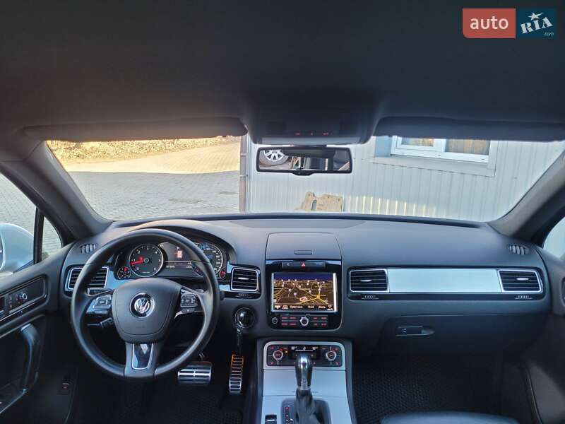 Внедорожник / Кроссовер Volkswagen Touareg 2013 в Хмельницком