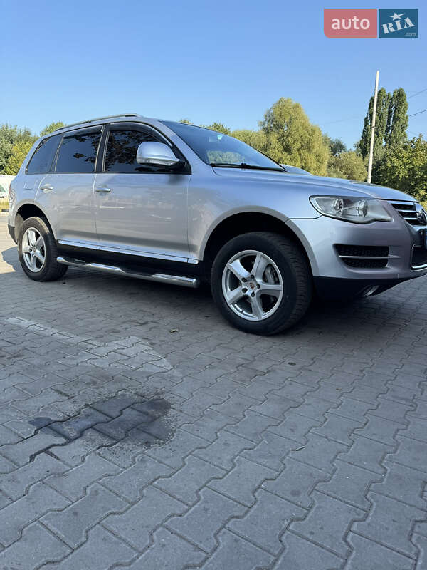 Внедорожник / Кроссовер Volkswagen Touareg 2007 в Киеве