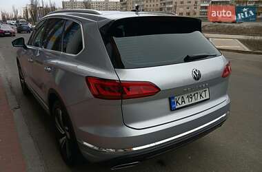 Внедорожник / Кроссовер Volkswagen Touareg 2020 в Киеве