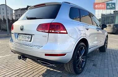 Позашляховик / Кросовер Volkswagen Touareg 2013 в Рівному