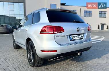 Позашляховик / Кросовер Volkswagen Touareg 2013 в Рівному