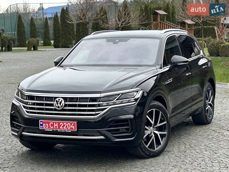 Позашляховик / Кросовер Volkswagen Touareg 2018 в Львові