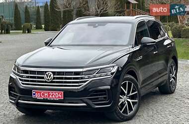 Позашляховик / Кросовер Volkswagen Touareg 2018 в Львові