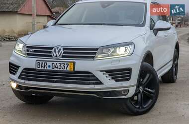 Позашляховик / Кросовер Volkswagen Touareg 2017 в Чорткові