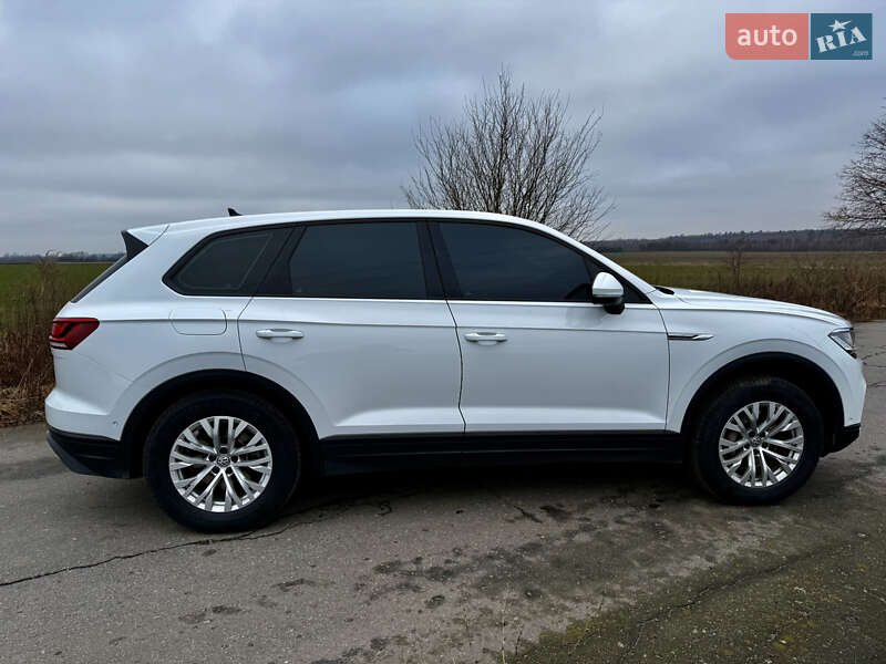 Позашляховик / Кросовер Volkswagen Touareg 2018 в Шепетівці