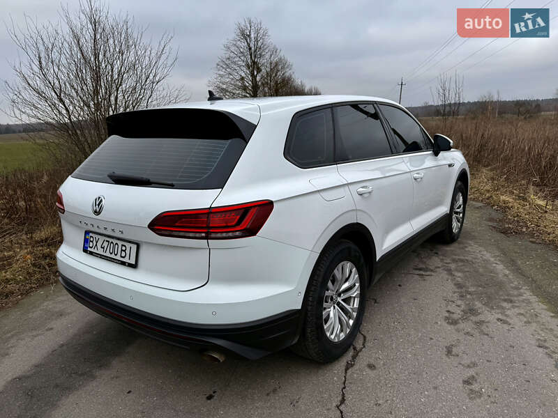 Позашляховик / Кросовер Volkswagen Touareg 2018 в Шепетівці