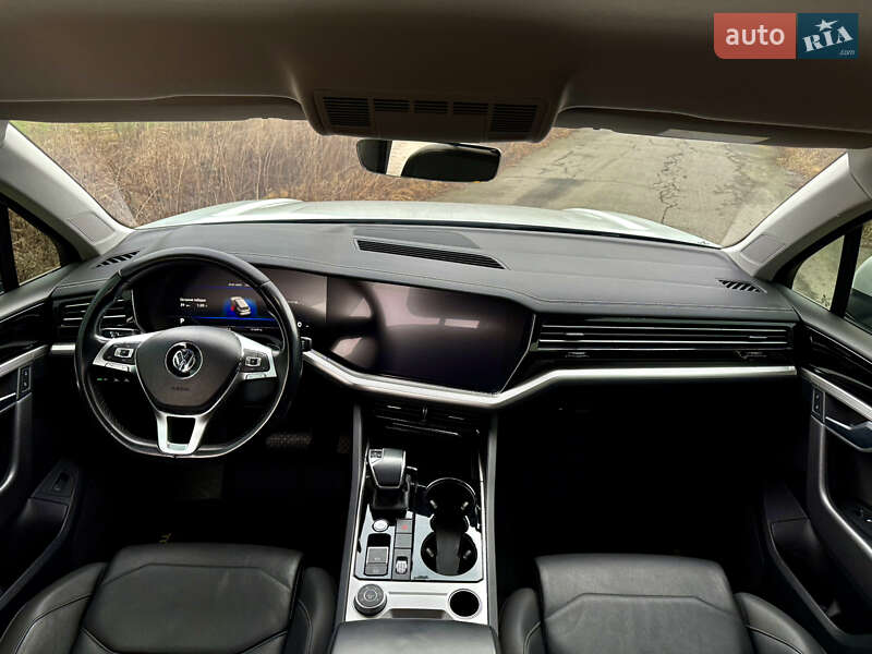 Позашляховик / Кросовер Volkswagen Touareg 2018 в Шепетівці