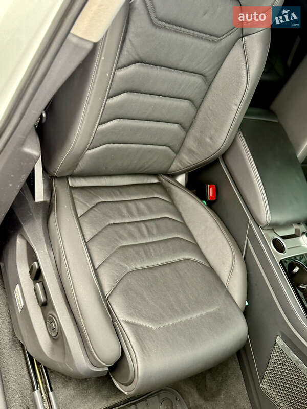 Позашляховик / Кросовер Volkswagen Touareg 2018 в Шепетівці