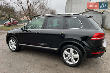 Внедорожник / Кроссовер Volkswagen Touareg 2011 в Киеве