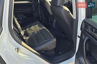 Внедорожник / Кроссовер Volkswagen Touareg 2013 в 