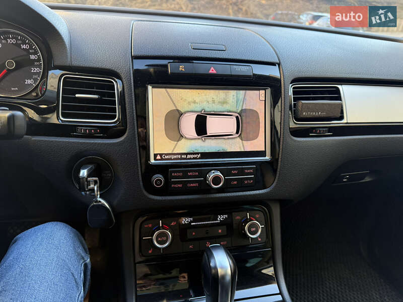 Внедорожник / Кроссовер Volkswagen Touareg 2010 в Тернополе