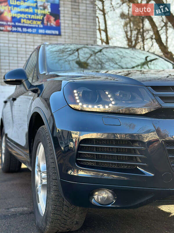 Внедорожник / Кроссовер Volkswagen Touareg 2014 в Житомире
