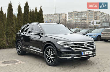 Внедорожник / Кроссовер Volkswagen Touareg 2018 в Киеве