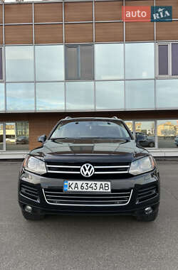 Позашляховик / Кросовер Volkswagen Touareg 2012 в Києві