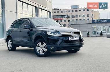 Позашляховик / Кросовер Volkswagen Touareg 2015 в Києві