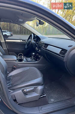 Внедорожник / Кроссовер Volkswagen Touareg 2012 в 