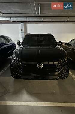 Внедорожник / Кроссовер Volkswagen Touareg 2023 в 