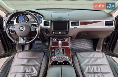 Внедорожник / Кроссовер Volkswagen Touareg 2015 в 