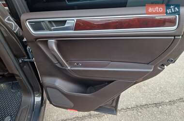 Внедорожник / Кроссовер Volkswagen Touareg 2015 в 