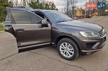 Внедорожник / Кроссовер Volkswagen Touareg 2015 в 