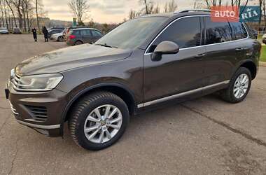 Внедорожник / Кроссовер Volkswagen Touareg 2015 в 