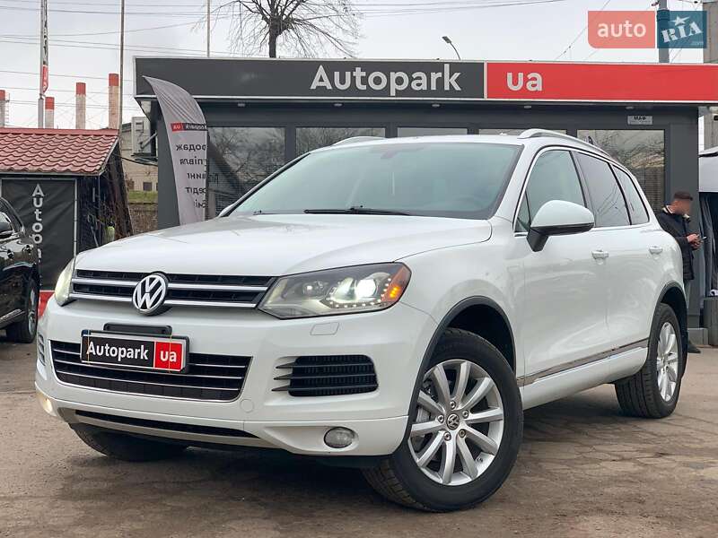 Внедорожник / Кроссовер Volkswagen Touareg 2012 в Виннице