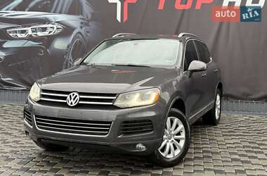 Внедорожник / Кроссовер Volkswagen Touareg 2012 в Львове