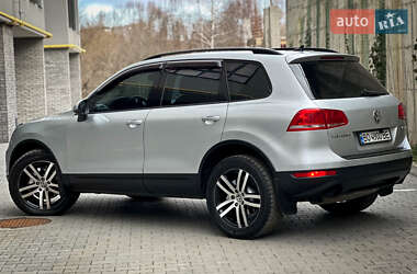 Внедорожник / Кроссовер Volkswagen Touareg 2011 в Хмельницком