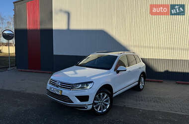 Внедорожник / Кроссовер Volkswagen Touareg 2015 в Луцке