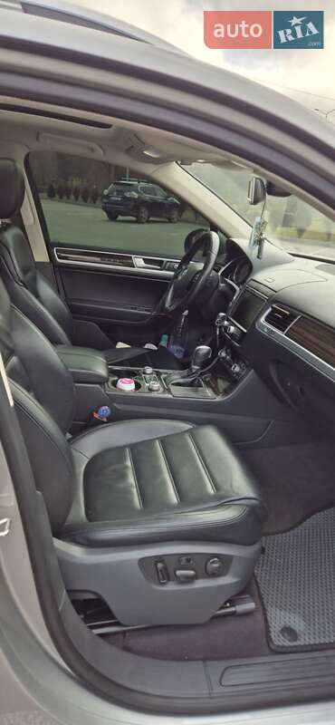 Внедорожник / Кроссовер Volkswagen Touareg 2014 в Хмельнике