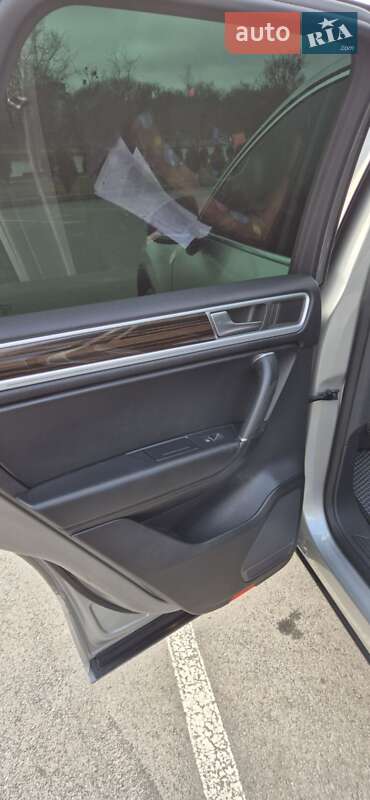 Внедорожник / Кроссовер Volkswagen Touareg 2014 в Хмельнике