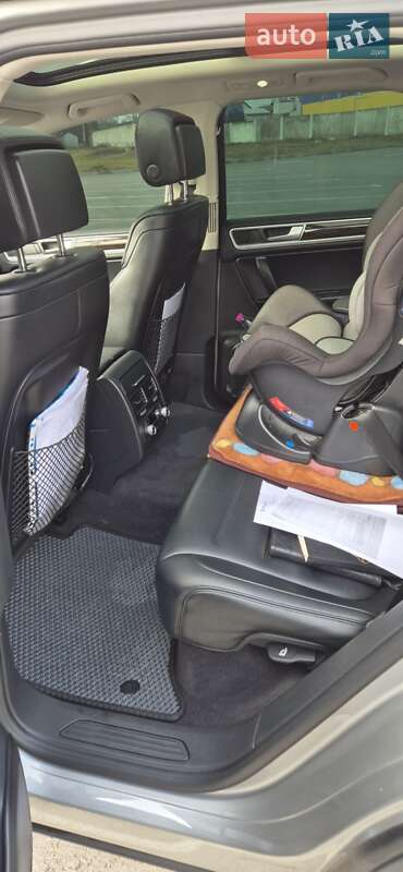 Внедорожник / Кроссовер Volkswagen Touareg 2014 в Хмельнике