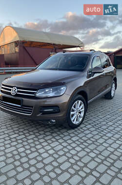 Внедорожник / Кроссовер Volkswagen Touareg 2012 в Львове