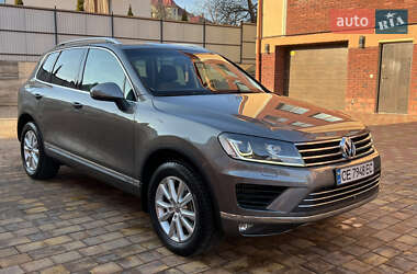 Внедорожник / Кроссовер Volkswagen Touareg 2014 в Черновцах