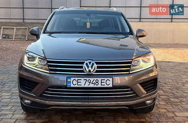 Внедорожник / Кроссовер Volkswagen Touareg 2014 в Черновцах