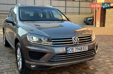 Внедорожник / Кроссовер Volkswagen Touareg 2014 в Черновцах