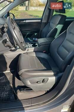 Внедорожник / Кроссовер Volkswagen Touareg 2010 в 