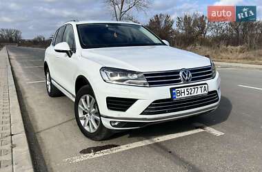 Внедорожник / Кроссовер Volkswagen Touareg 2016 в Измаиле