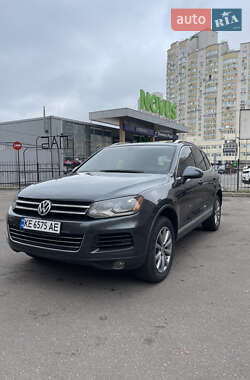 Внедорожник / Кроссовер Volkswagen Touareg 2011 в Киеве