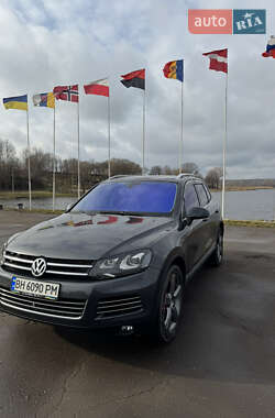 Позашляховик / Кросовер Volkswagen Touareg 2013 в Балті