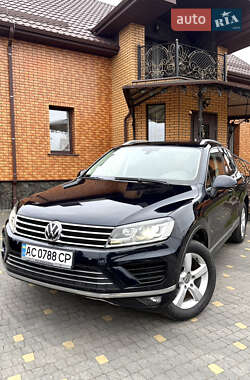 Позашляховик / Кросовер Volkswagen Touareg 2015 в Луцьку