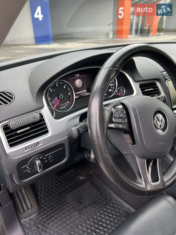 Внедорожник / Кроссовер Volkswagen Touareg 2017 в Тернополе