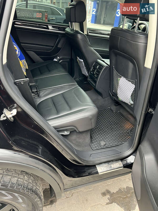 Внедорожник / Кроссовер Volkswagen Touareg 2017 в Тернополе