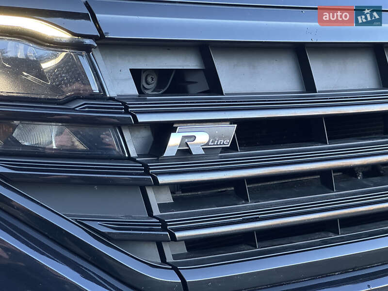 Внедорожник / Кроссовер Volkswagen Touareg 2018 в Луцке