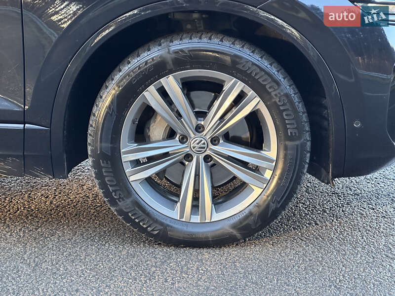 Внедорожник / Кроссовер Volkswagen Touareg 2018 в Луцке
