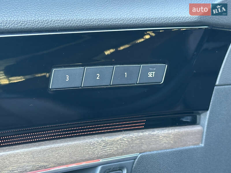 Внедорожник / Кроссовер Volkswagen Touareg 2018 в Луцке