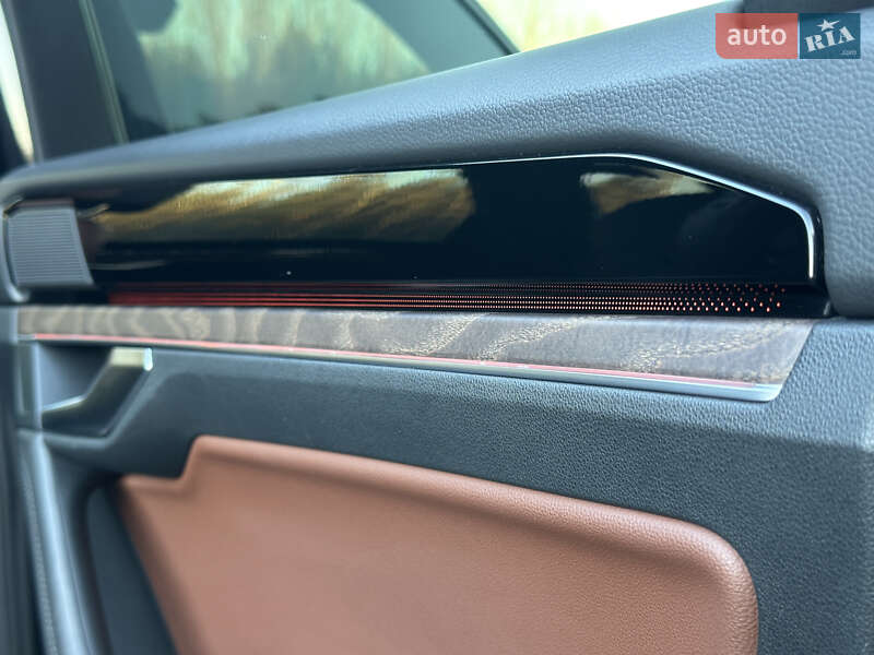 Внедорожник / Кроссовер Volkswagen Touareg 2018 в Луцке