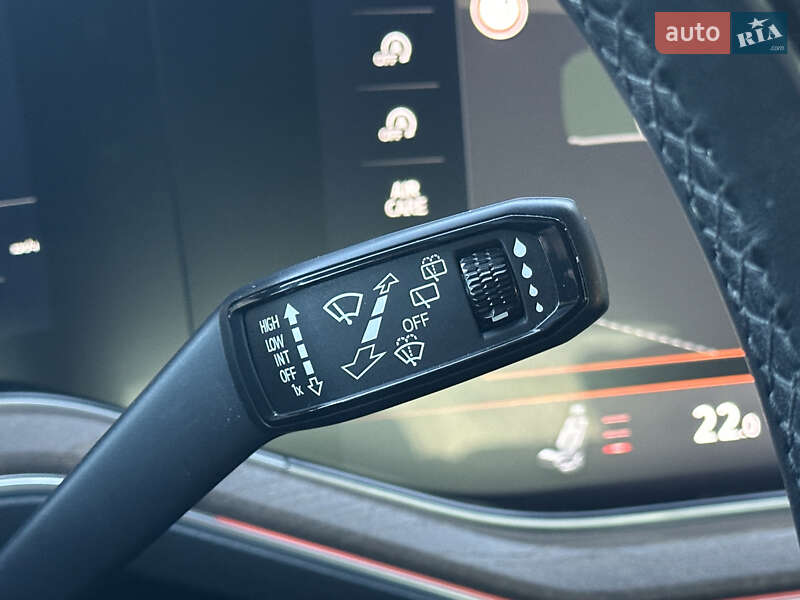 Внедорожник / Кроссовер Volkswagen Touareg 2018 в Луцке