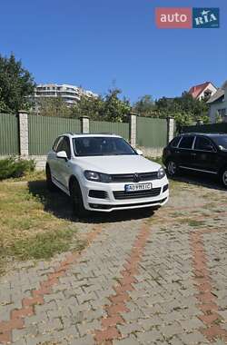 Позашляховик / Кросовер Volkswagen Touareg 2012 в Ужгороді