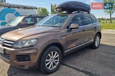 Позашляховик / Кросовер Volkswagen Touareg 2012 в Києві